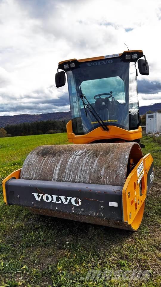 Volvo SD75B 单轮压路机