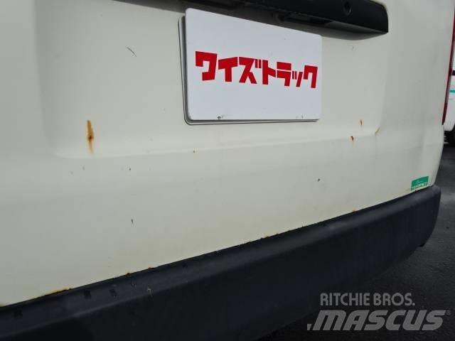 Toyota CBF-TRH223B 其他