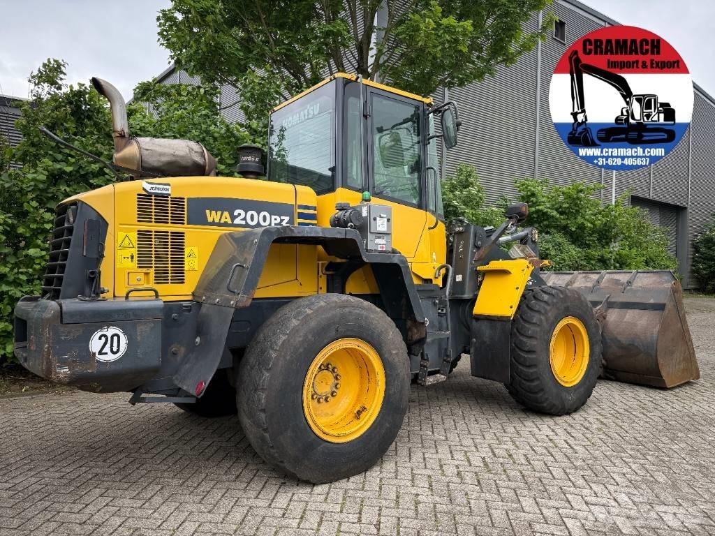 Komatsu WA 200 PZ-6 轮式装载机