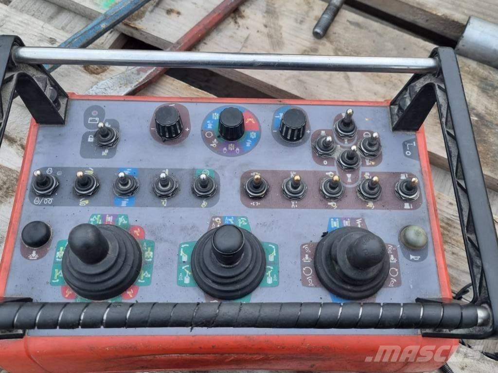 Sandvik Dino DC400Ri 钻孔机