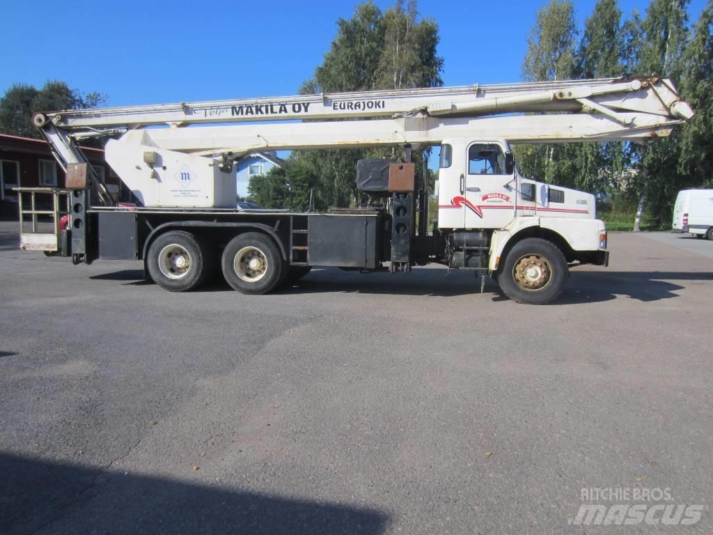 Volvo N 7 6X2 4600 起重车