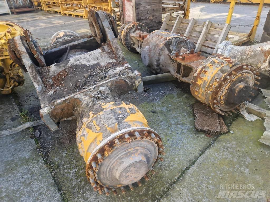 Liebherr L 586 轴