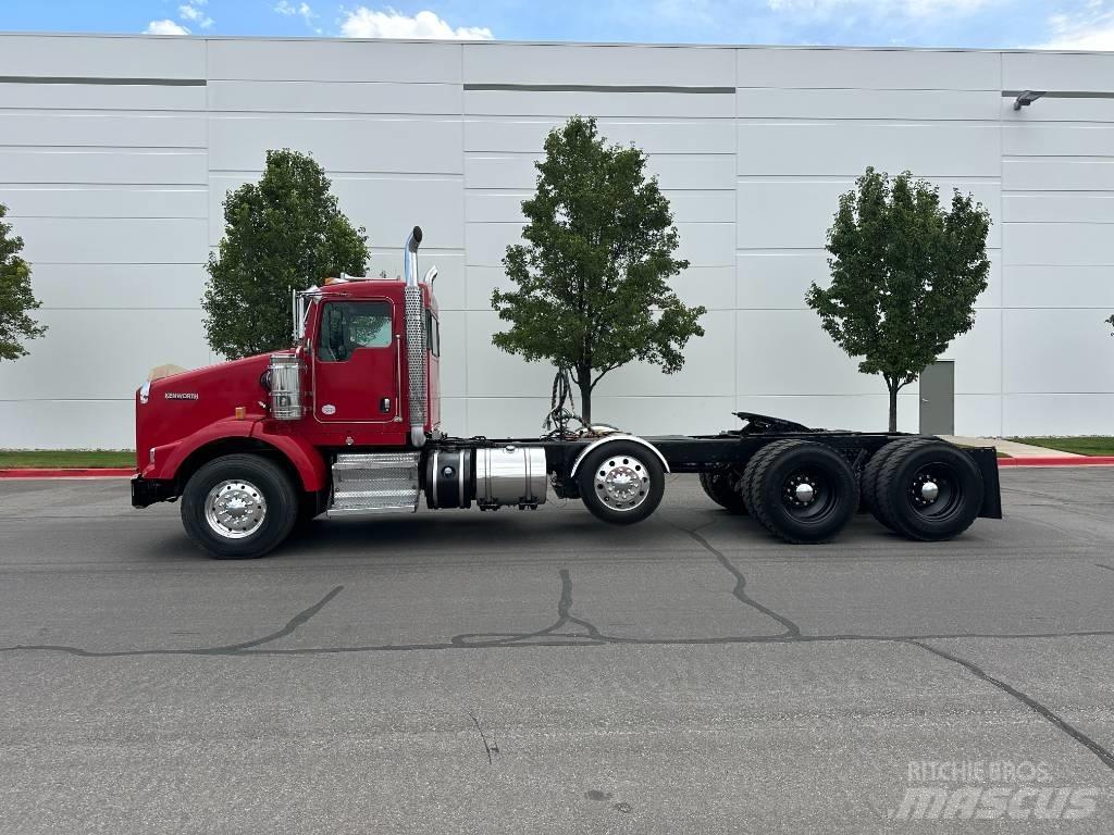 Kenworth T 800 牵引车