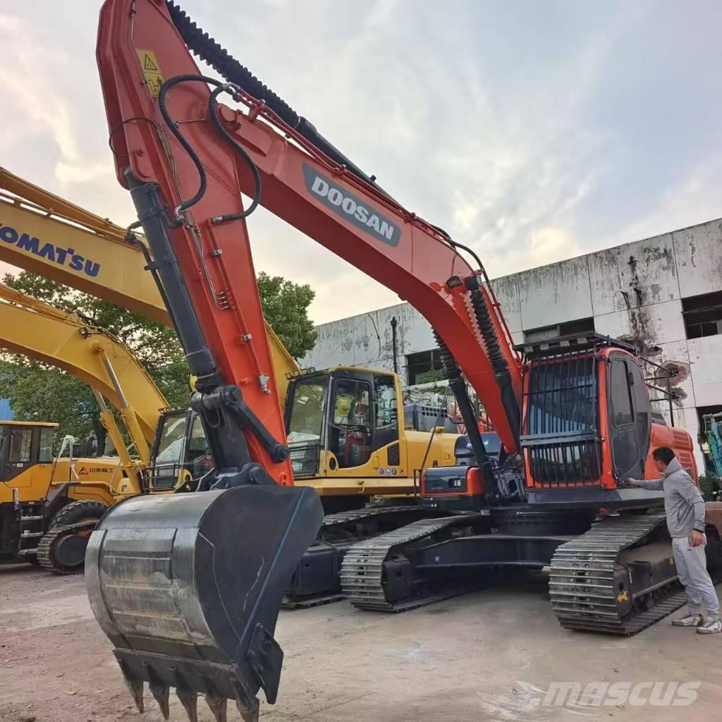 Doosan DX 300 LC 履带挖掘机