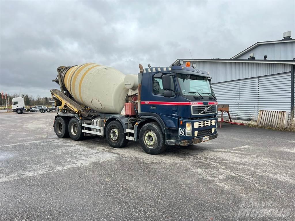 Volvo FM12 8X4 混凝土搅拌车