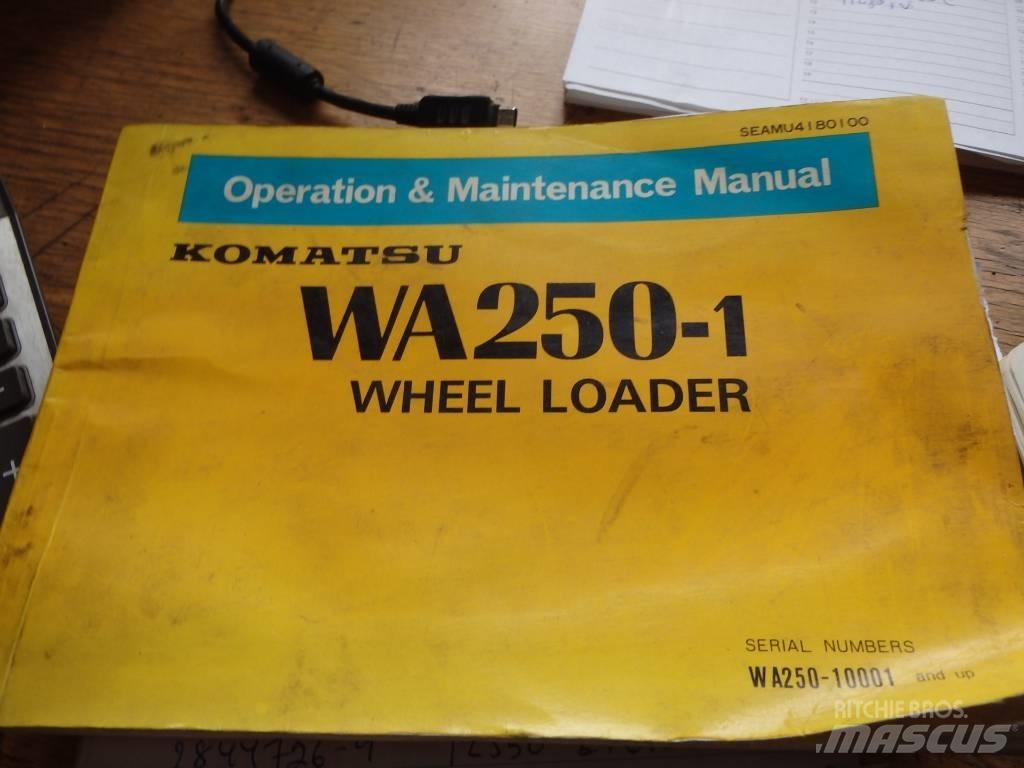 Komatsu WA 250-1 轮式装载机