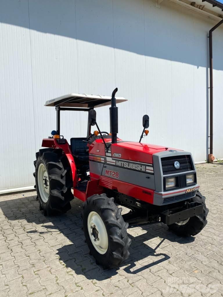 Mitsubishi MT28 小型拖拉机