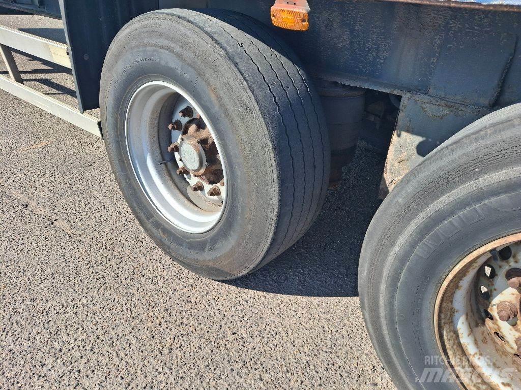  Ligthart 1227 TA 侧帘半挂车