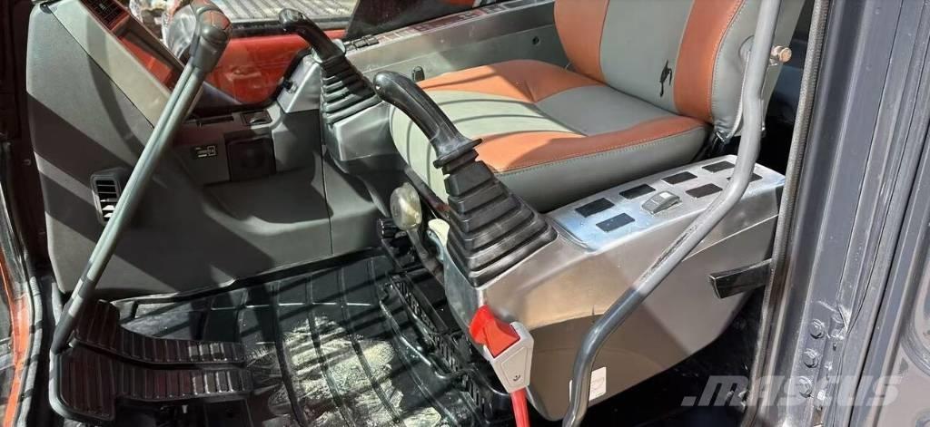 Doosan DX340 履带挖掘机