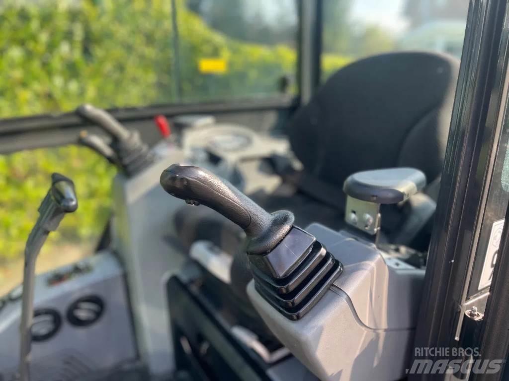 Bobcat E19 小型挖掘机