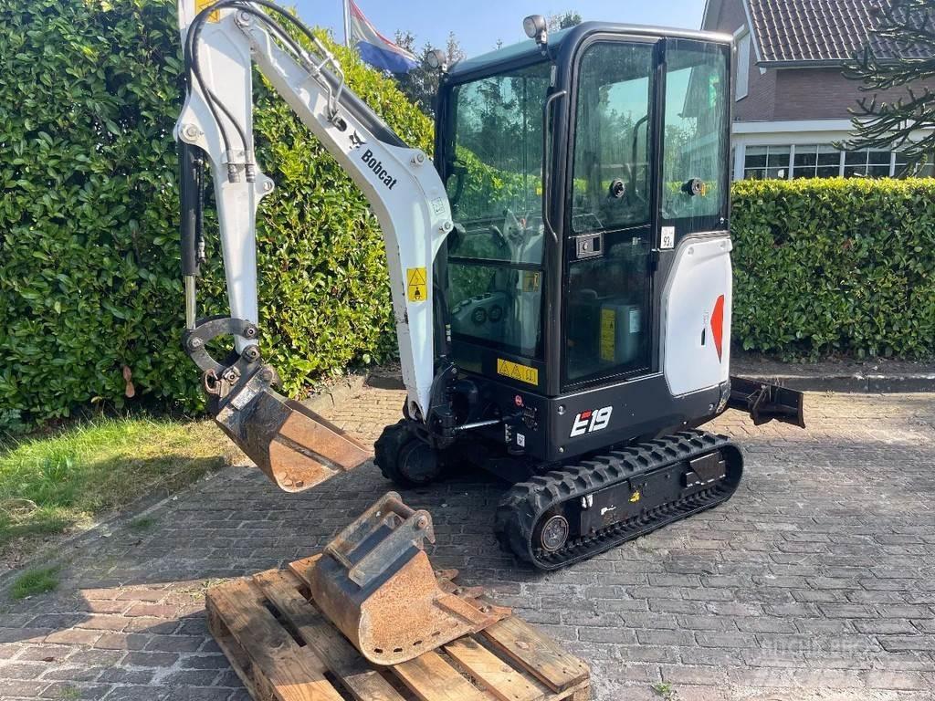 Bobcat E19 小型挖掘机