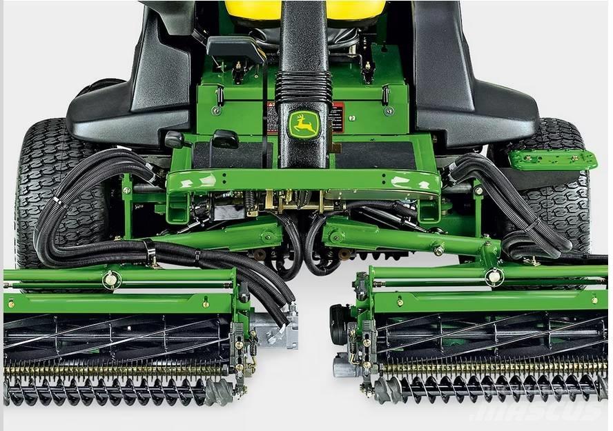 John Deere 2500 A 果岭剪草机