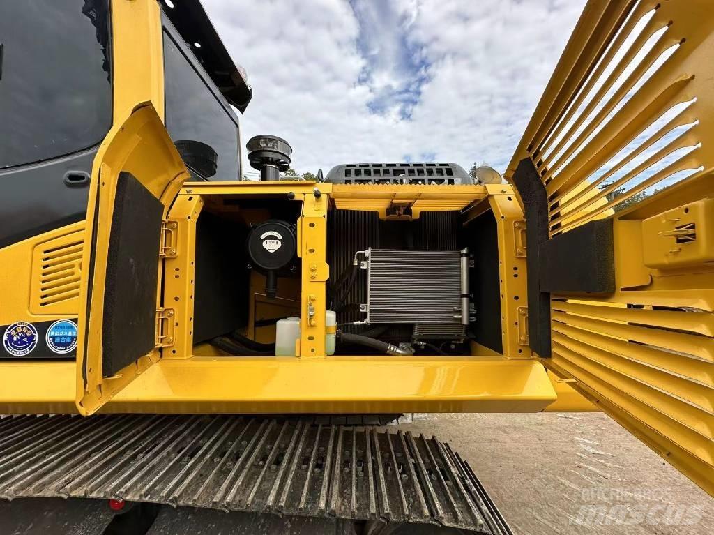 Komatsu PC 220 履带挖掘机