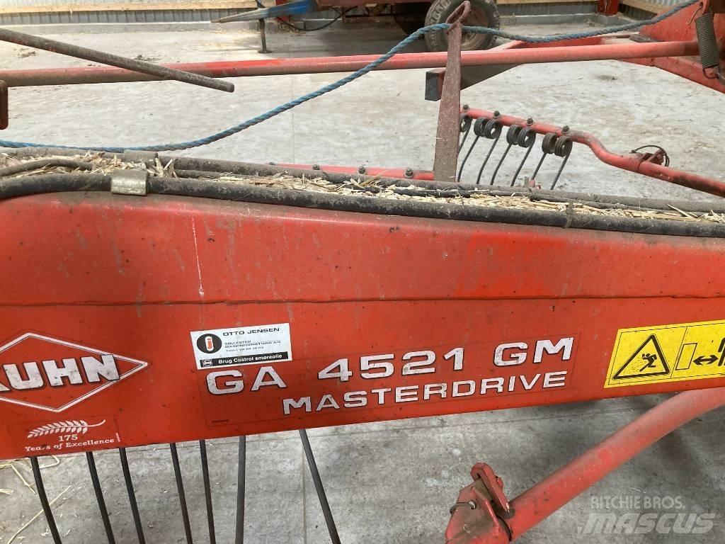 Kuhn GA 4521 犁耙和摊草机