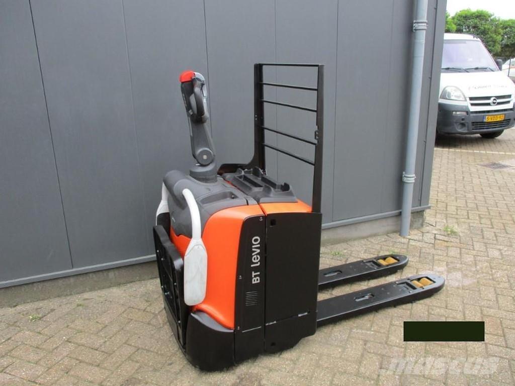 Toyota LPE200 电动搬运车