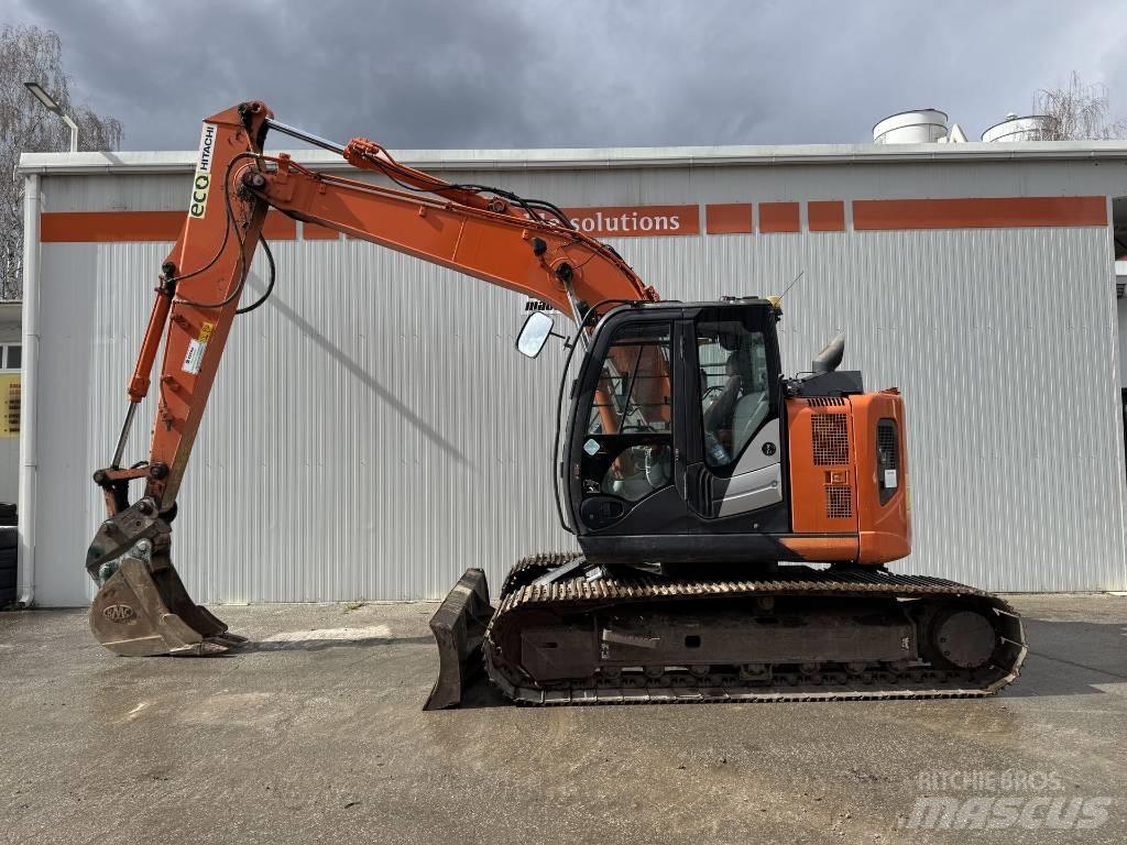 Hitachi ZX 135 US-6 履带挖掘机