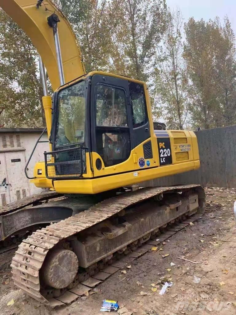 Komatsu pc220-8 履带挖掘机
