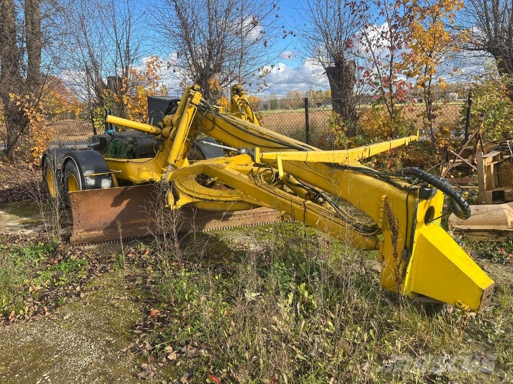 Lokomo AH132 平地机/推土机