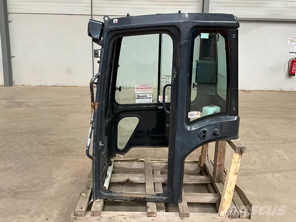 Kubota U 48-4 / U 55-4 驾驶室与内部