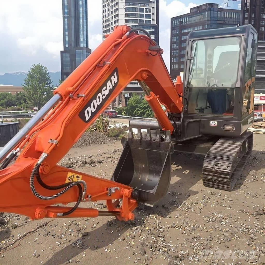 Doosan DH 60 小型挖掘机