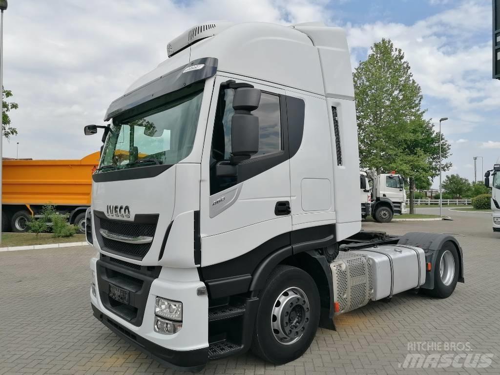 Iveco AS440ST/P 牵引车