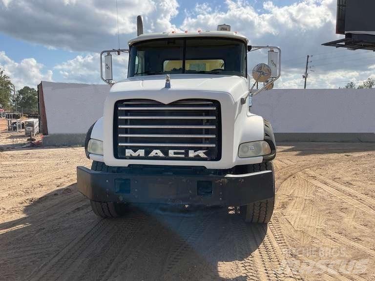 Mack CTP 713 B 其他货车