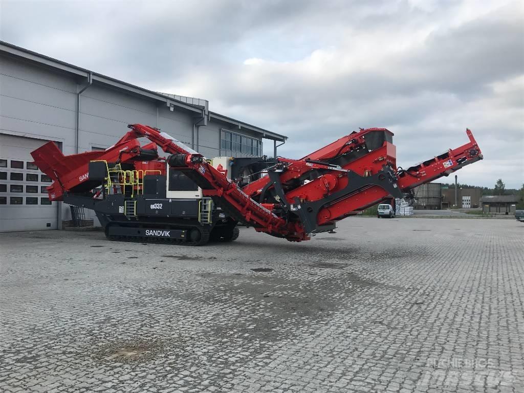 Sandvik QH 332 DDHS 移动式破碎机