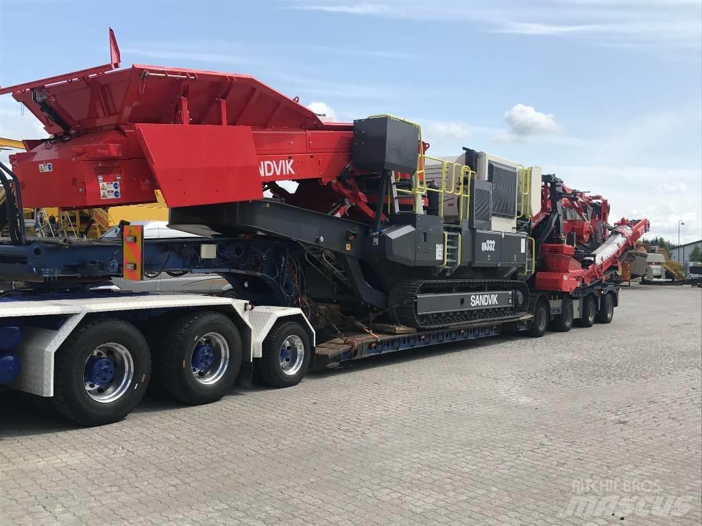 Sandvik QH 332 DDHS 移动式破碎机