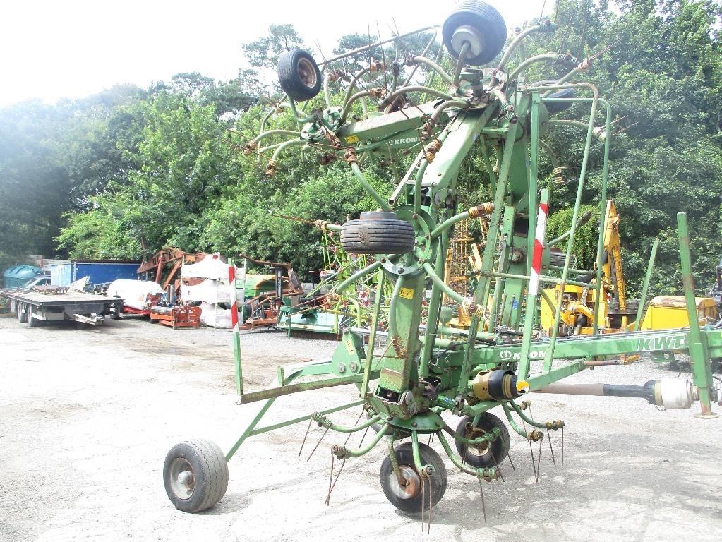 Krone KWT 10.50/8x7 犁耙和摊草机