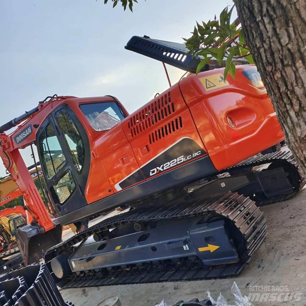 Doosan DX 225 LC 履带挖掘机