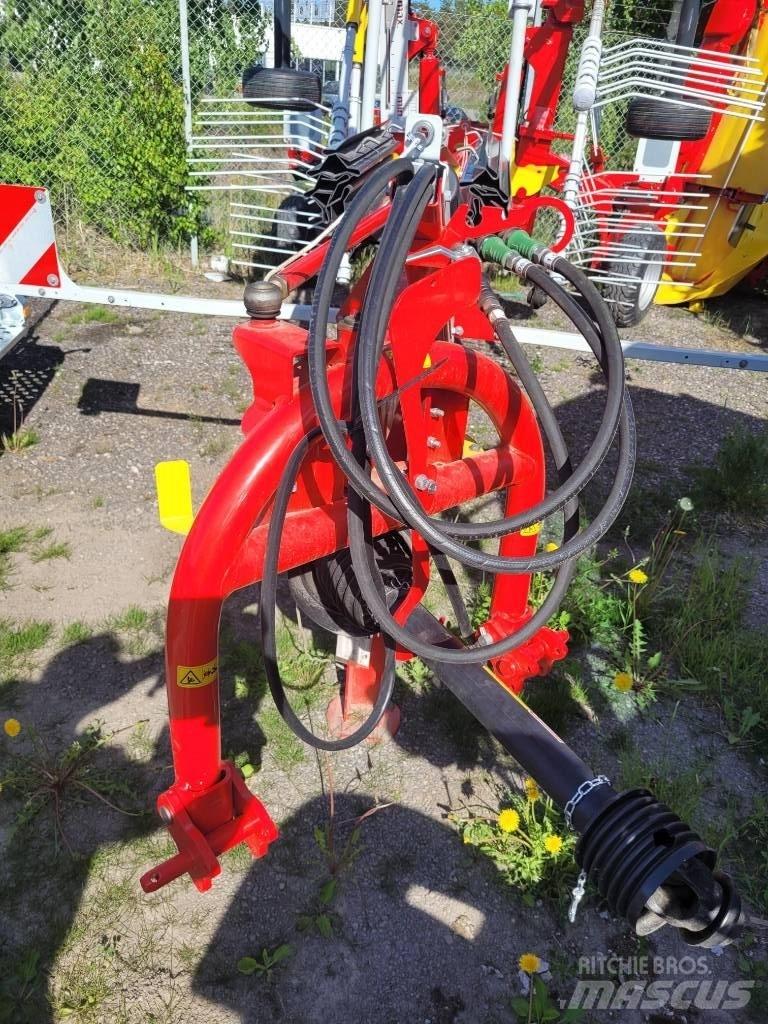 Pöttinger 762c 料堆整形机