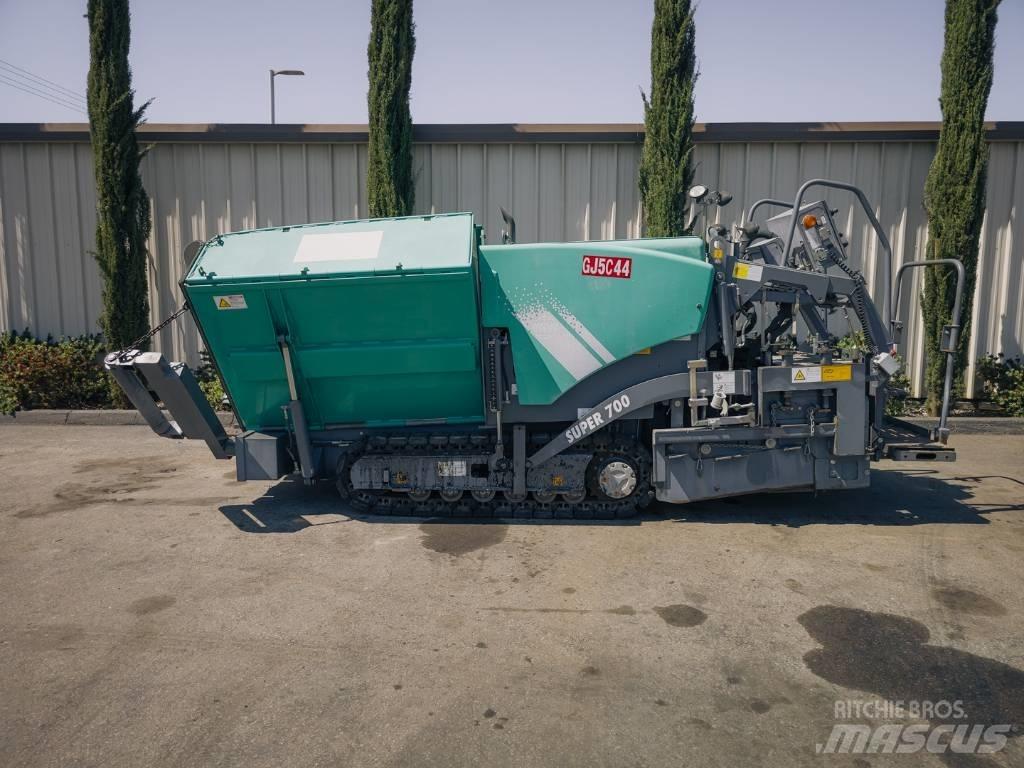 Vögele Super 700 沥青摊铺机