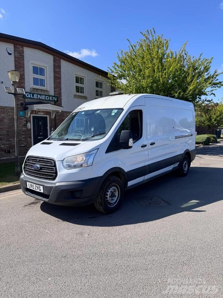 Ford Transit 350 大型面包车