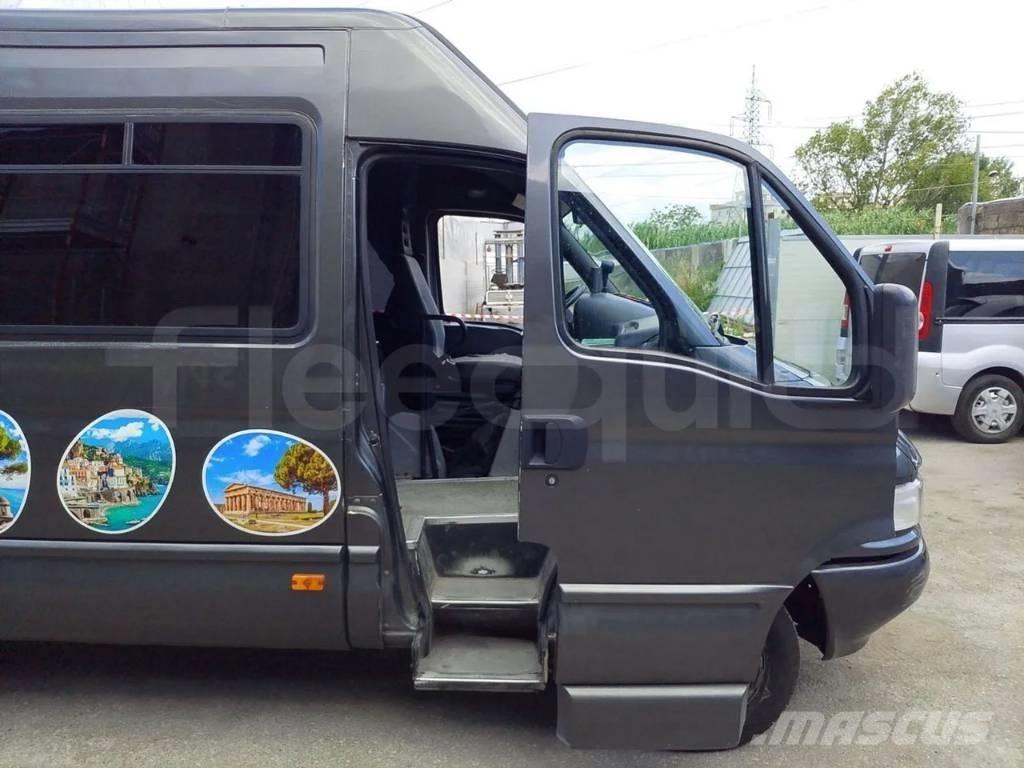 Iveco Daily 迷你巴士