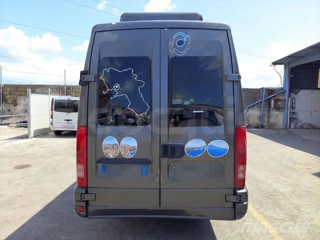 Iveco Daily 迷你巴士