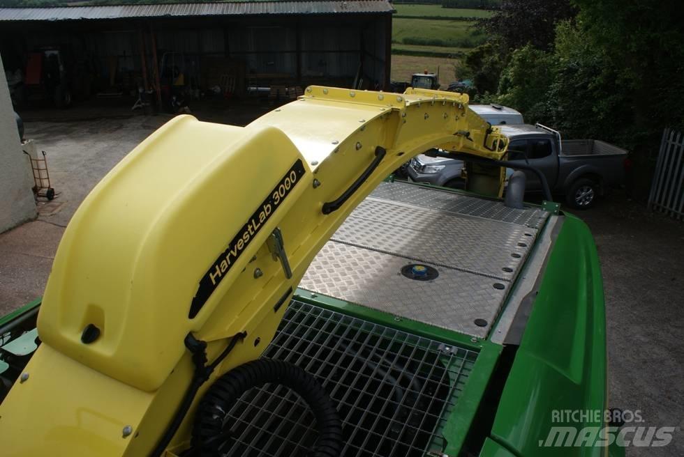 John Deere 8400 T 自走式青贮饲料收割机