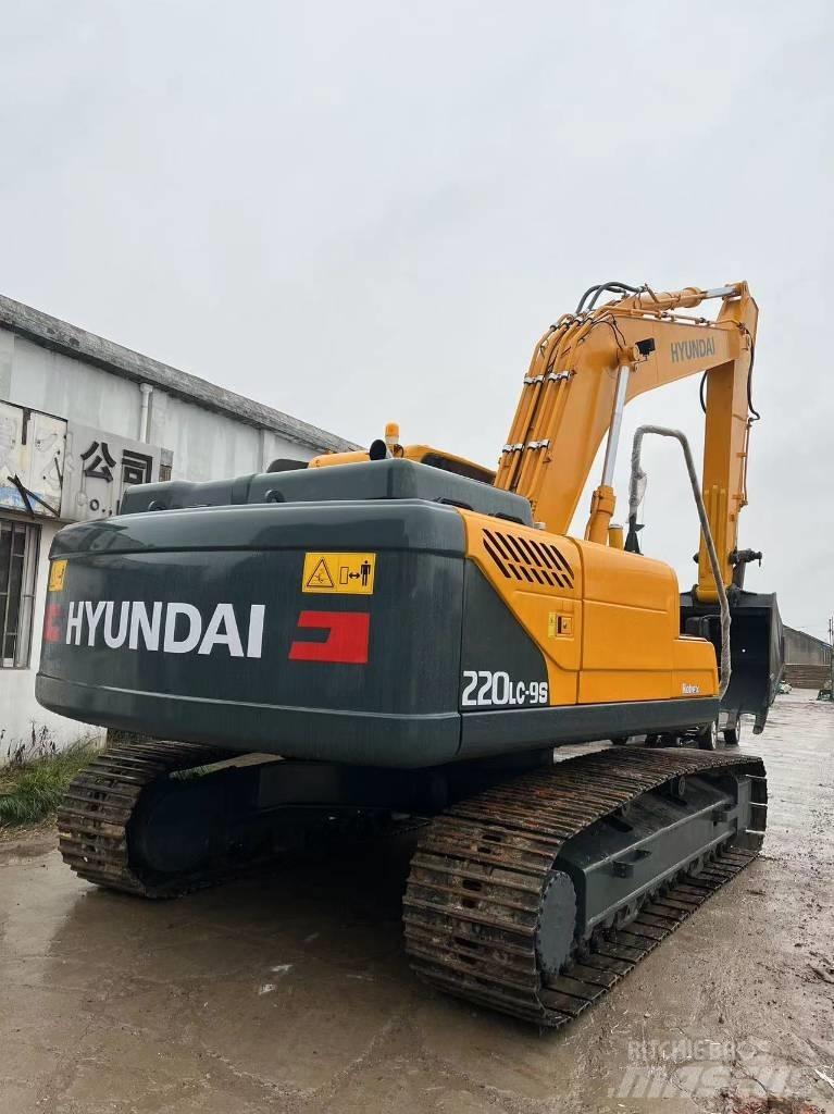 Hyundai R220LC-9S 履带挖掘机