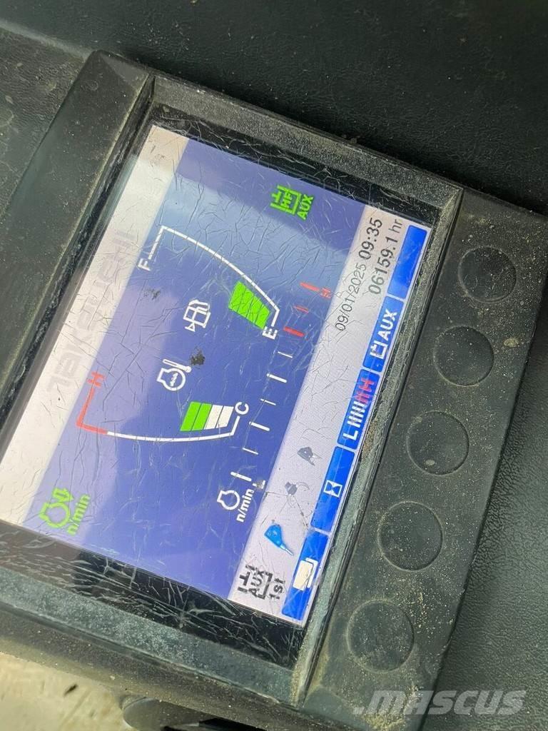 Takeuchi TB260 小型挖掘机