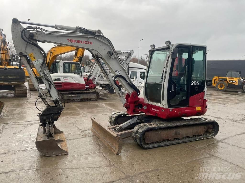 Takeuchi TB260 小型挖掘机