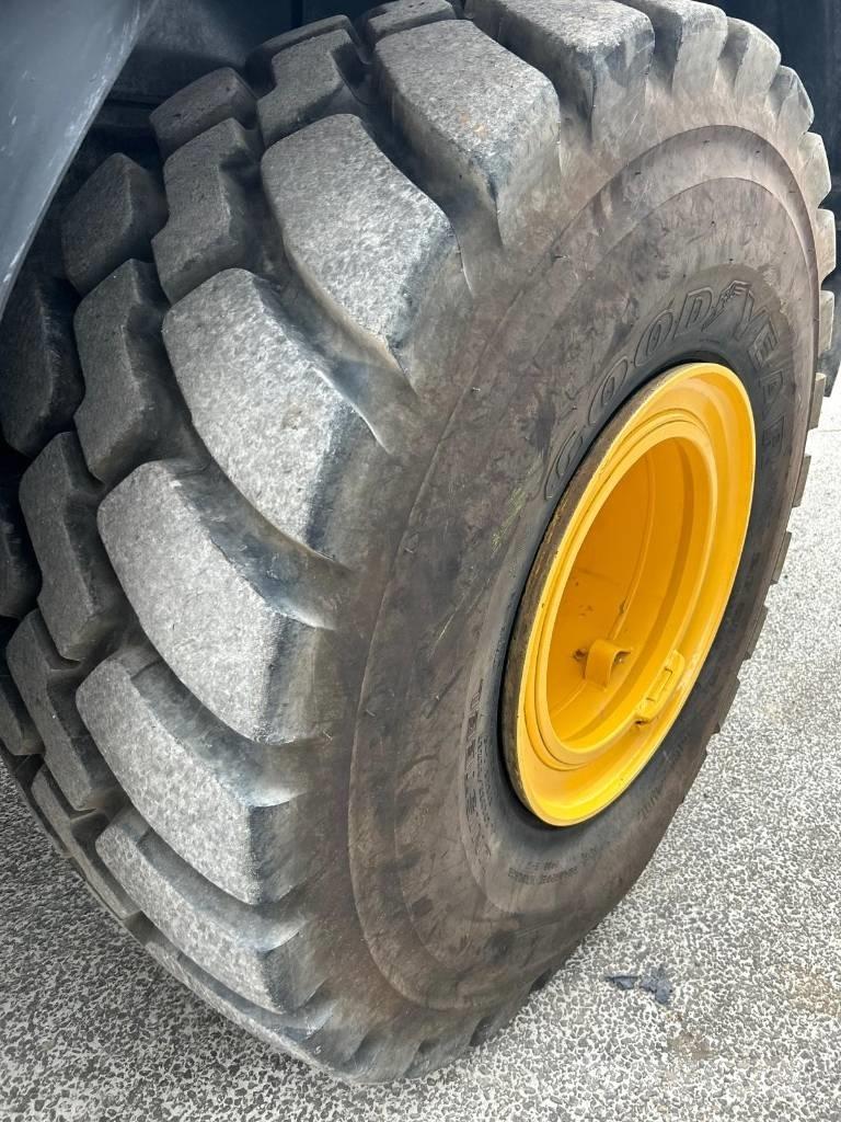 Komatsu WA 475-10E0 轮式装载机