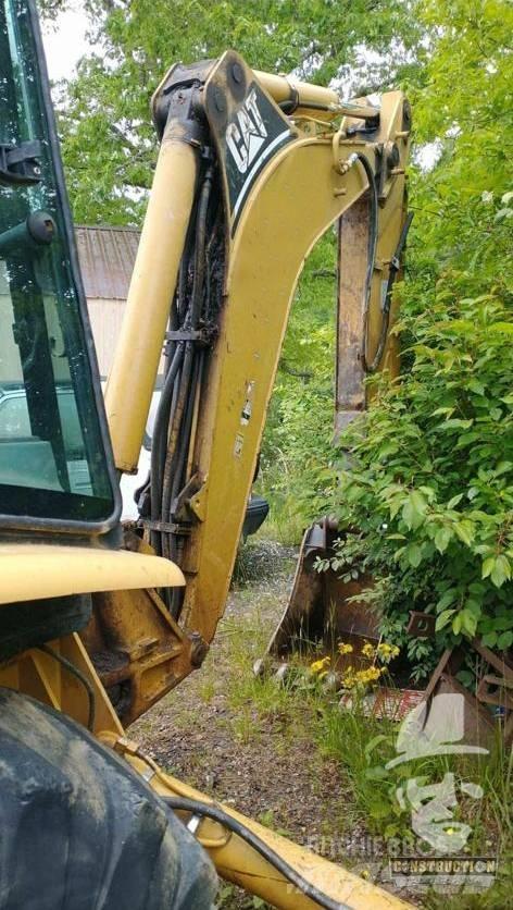 CAT 420 D 反铲装载机