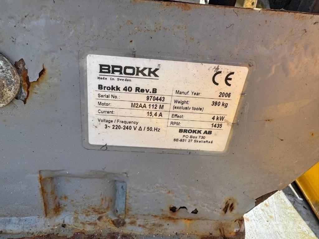 Brokk 40 组装挖掘机