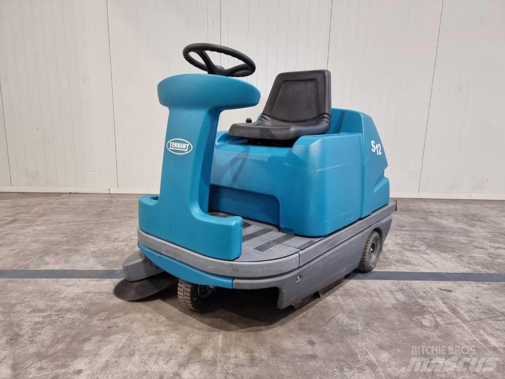 Tennant S12 扫地机