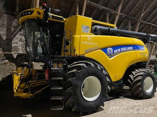 New Holland CR10.90 联合收割机