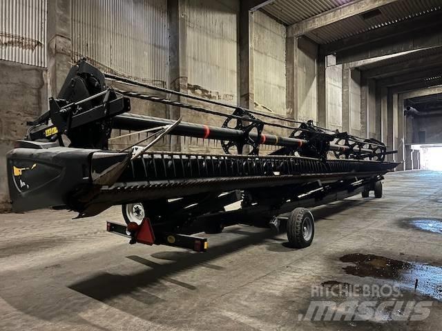 New Holland CR10.90 联合收割机