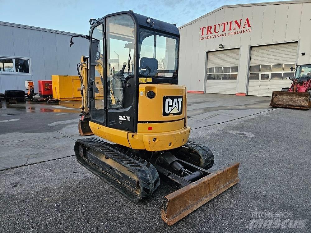 CAT 302.7 D CR 小型挖掘机