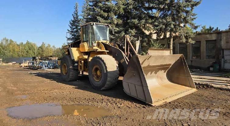 Volvo L 220 F 轮式装载机