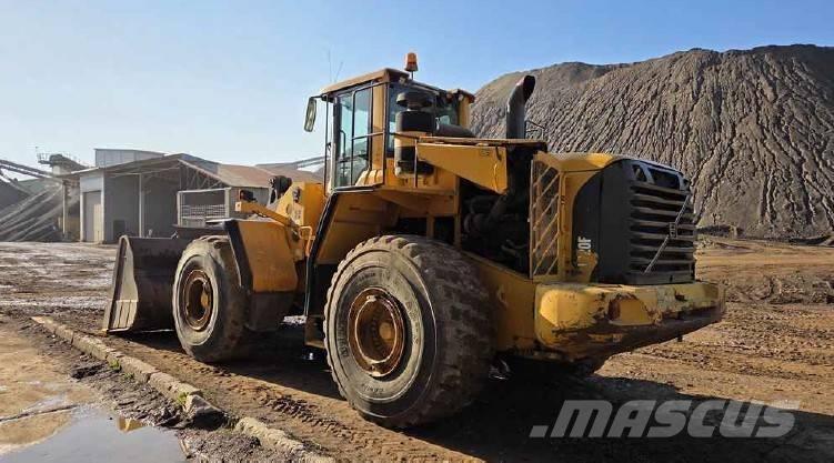Volvo L 220 F 轮式装载机