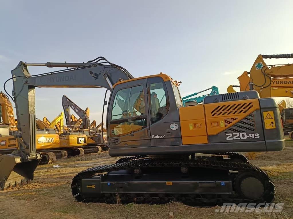 Hyundai 220-9s 履带挖掘机