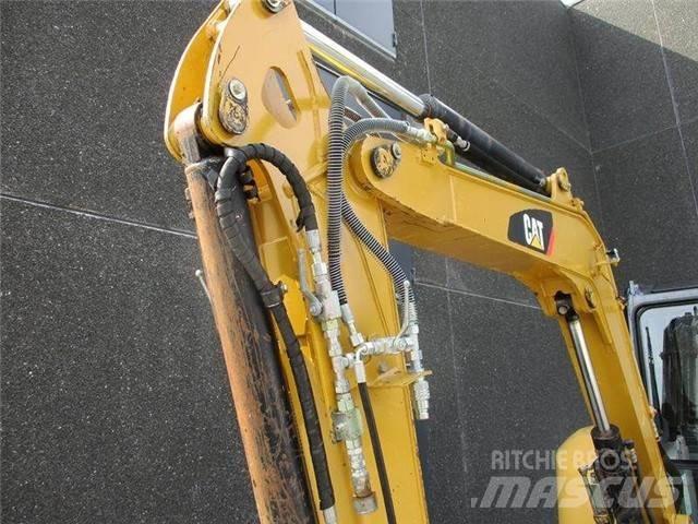 CAT 305.5 小型挖掘机